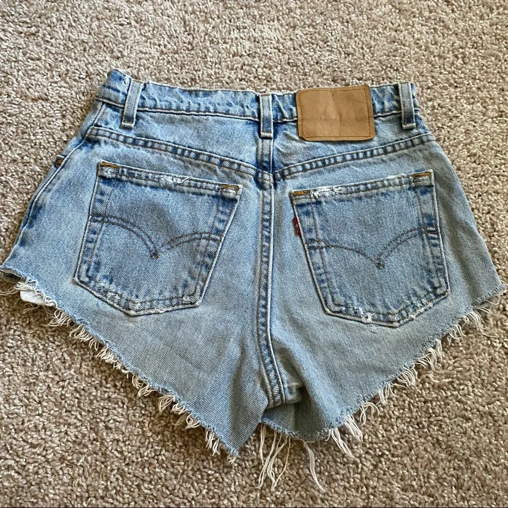 Levi’s - Picture 3 of 3